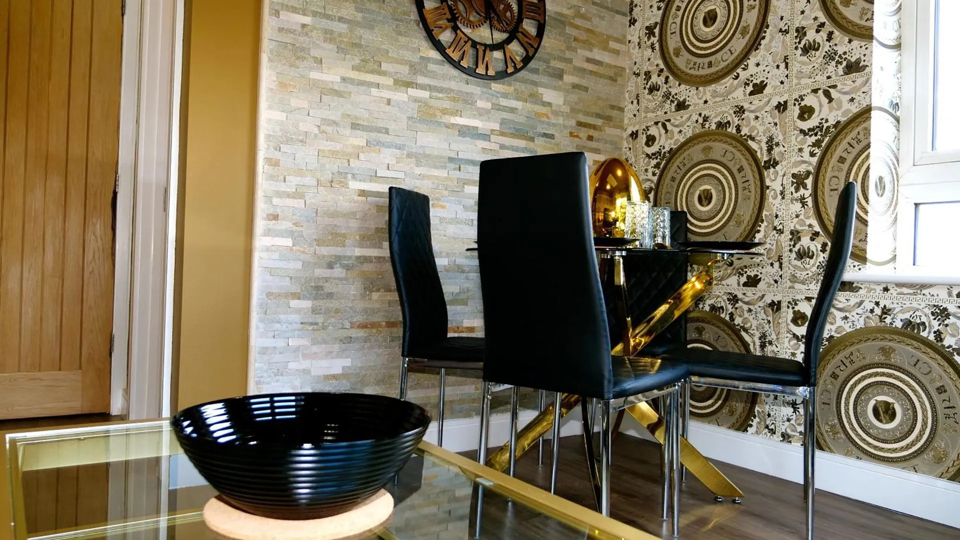Ultra Deluxe Versace Apartment Near Sheffield 로더럼 영국