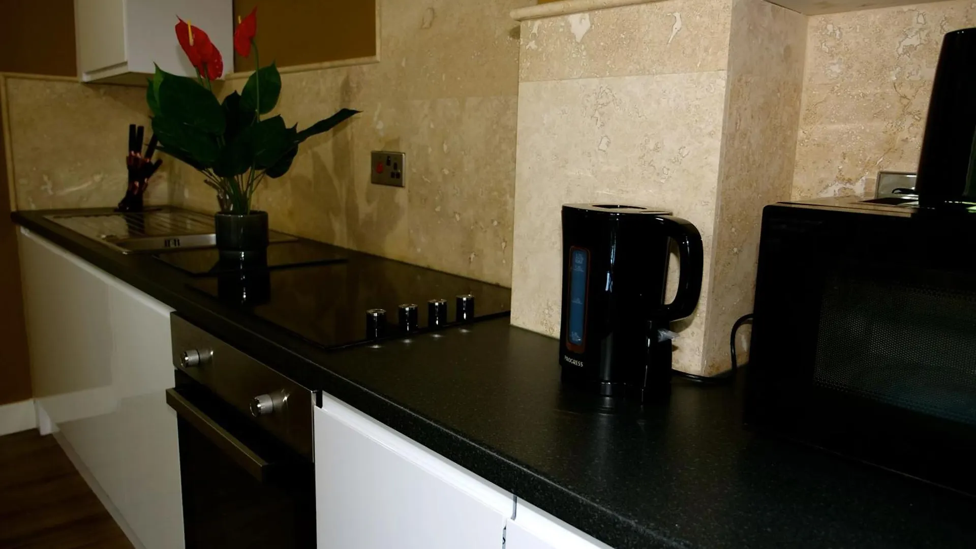 Ultra Deluxe Versace Apartment Near Sheffield 로더럼
