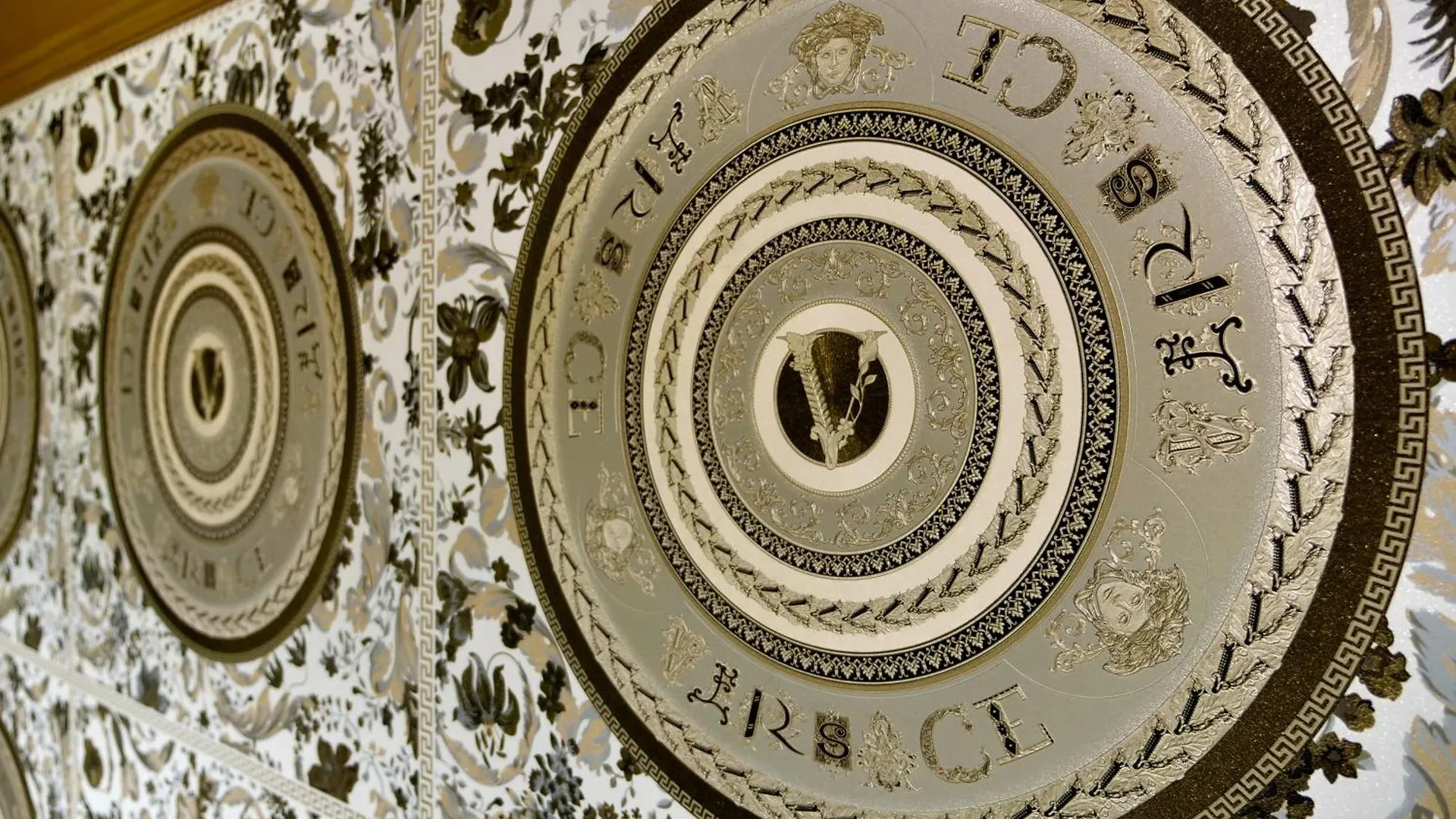 Ultra Deluxe Versace Apartment Near Sheffield 로더럼